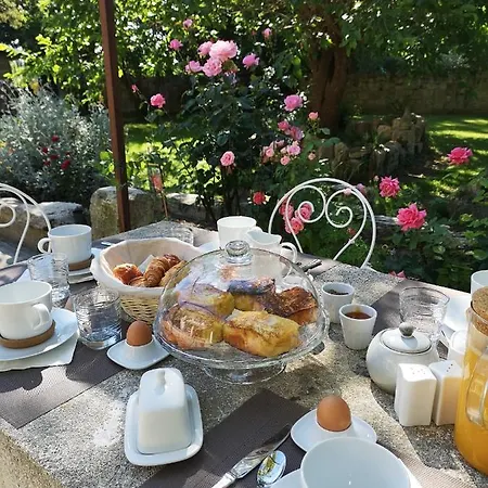 Des Agapes 3* Beaucaire (Gard)