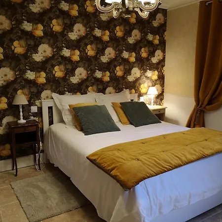 Des Agapes 3* Beaucaire (Gard)